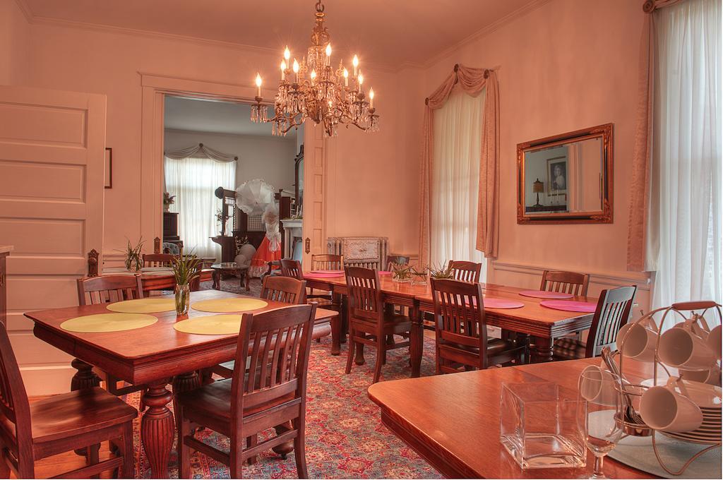 The Jackie O' House Bed And Breakfast Columbus Exterior photo